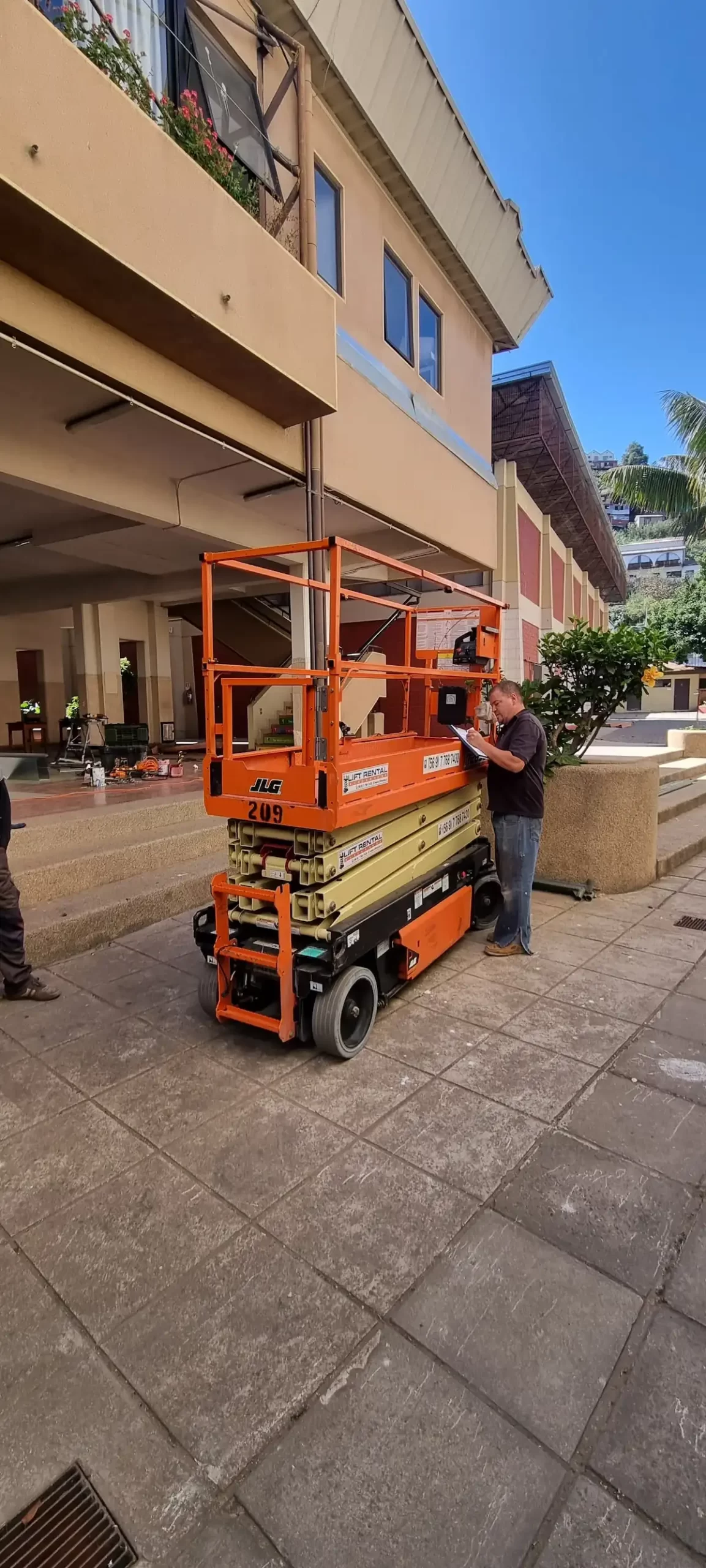 Tijera Eléctrica 10 metros JLG