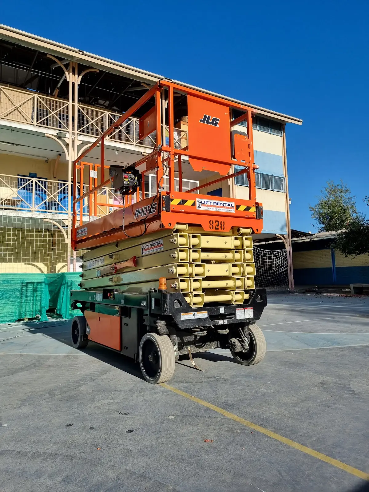 Tijera Eléctrica 14 Metros JLG R4045